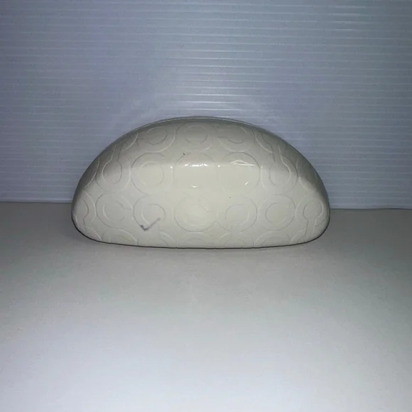 Coach Cream Beige Brown Signature Glasses Hard case
One Size Not Perfect - Picture 1 of 7